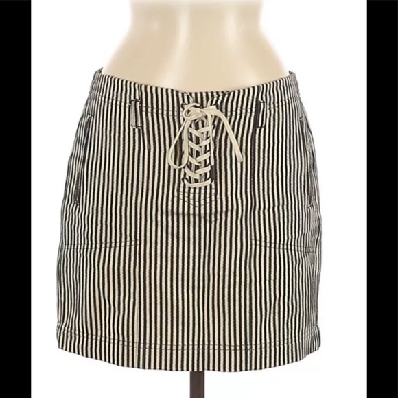 Madewell Dresses & Skirts - Madewell Black/Cream Skirt Size 10